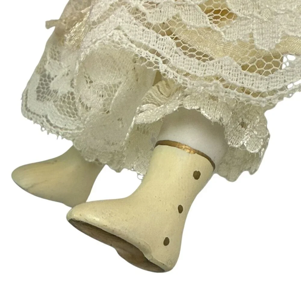 Unbranded victorian style